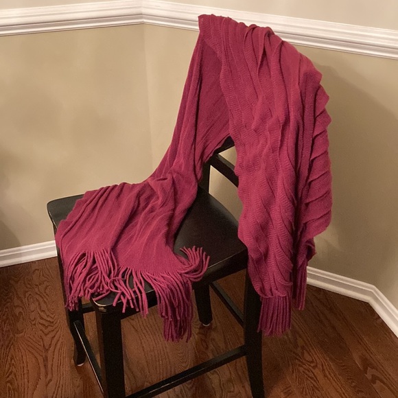 Shoulder wrap/ scarf.. extra long with fringe - Picture 2 of 3